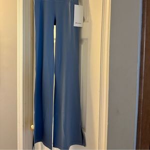 NEW - - Lululemon Groove HR Split Hem Flare Nulu